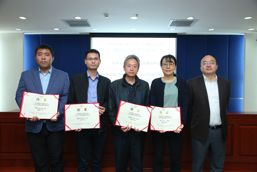 ���鳤��Ԫ���Ƶ���